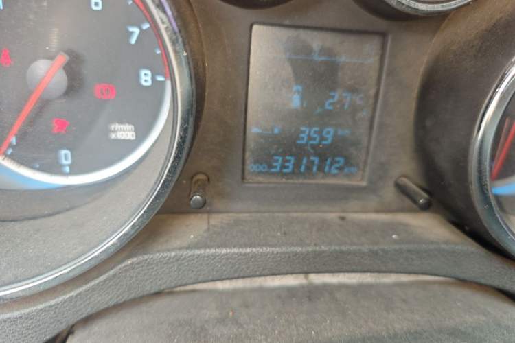 Used CHANGAN CS35 2014 1.6L Manual Luxury Model China IV Standard Odometer Close Up
