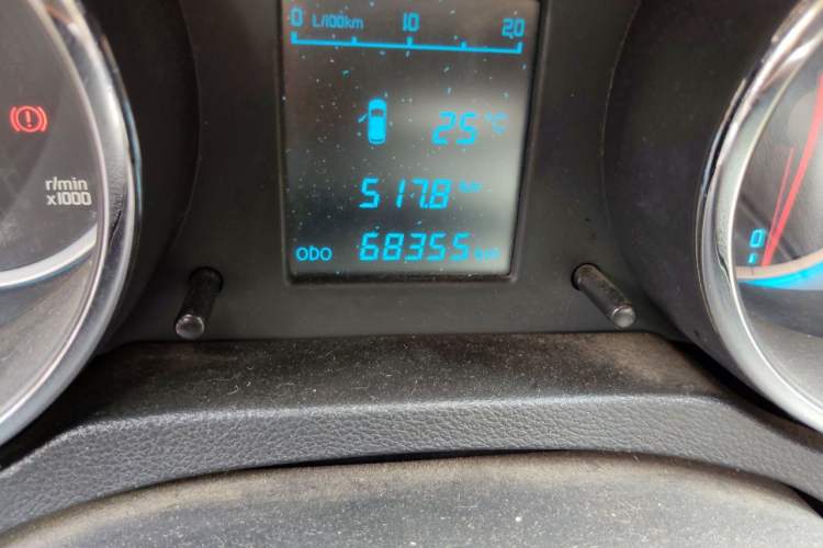 Used CHANGAN CS35 2014 1.6L Manual Comfort Version China IV Standard Odometer Close Up