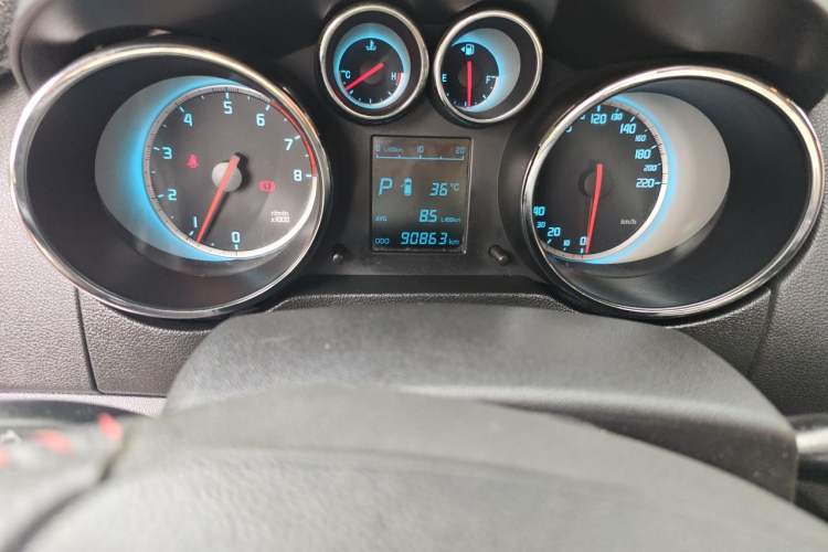 Used CHANGAN CS35 2014 1.6L Automatic Luxury Model China IV Standard Odometer Close Up