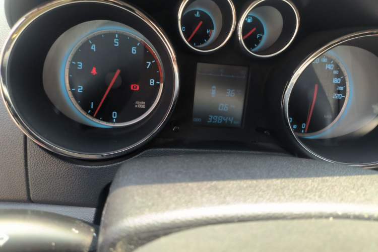 Used CHANGAN CS35 2014 1.6L Manual Luxury Navigation Model China IV Standard Odometer Close Up