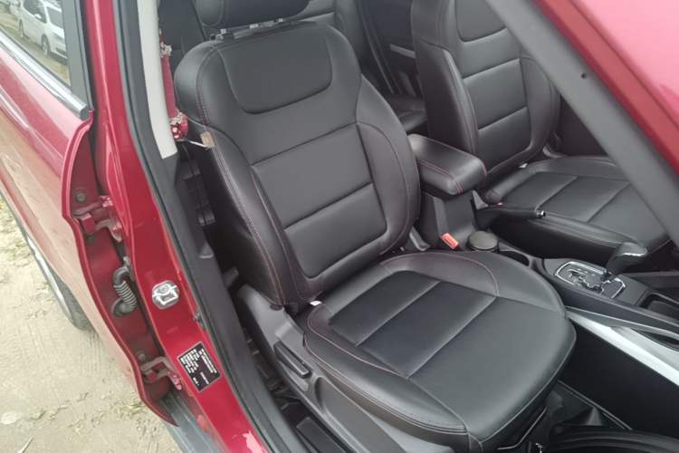 Used CHANGAN CS35 2014 1.6L Automatic Luxury Navigation Model China IV Standard Right Front Seat