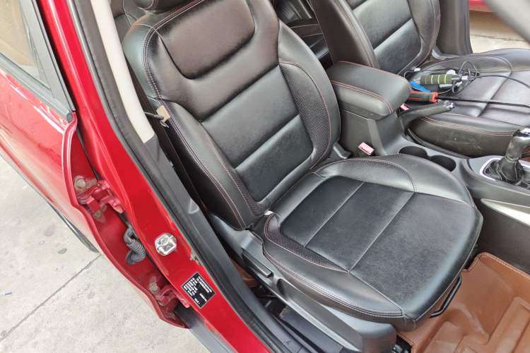 Used CHANGAN CS35 2014 1.6L Manual Luxury Model China IV Standard Right Front Seat