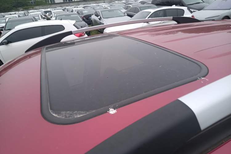 Used CHANGAN CS35 2014 1.6L Automatic Luxury Navigation Model China IV Standard Roof
