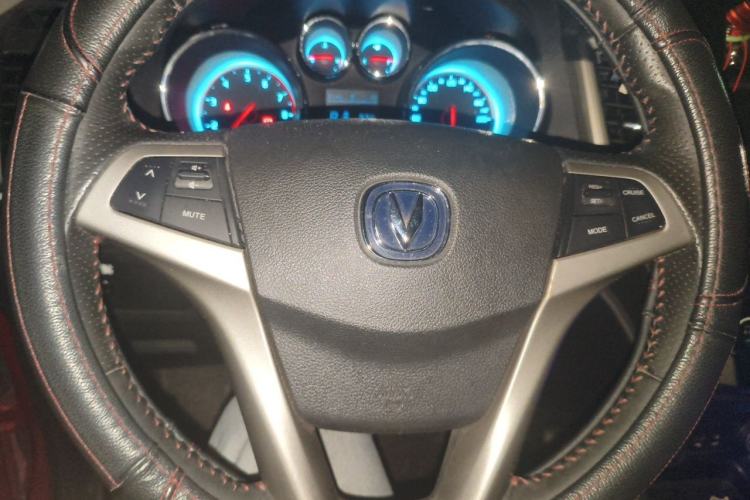 Used CHANGAN CS35 2014 1.6L Automatic Luxury Model China IV Standard Steering Wheel
