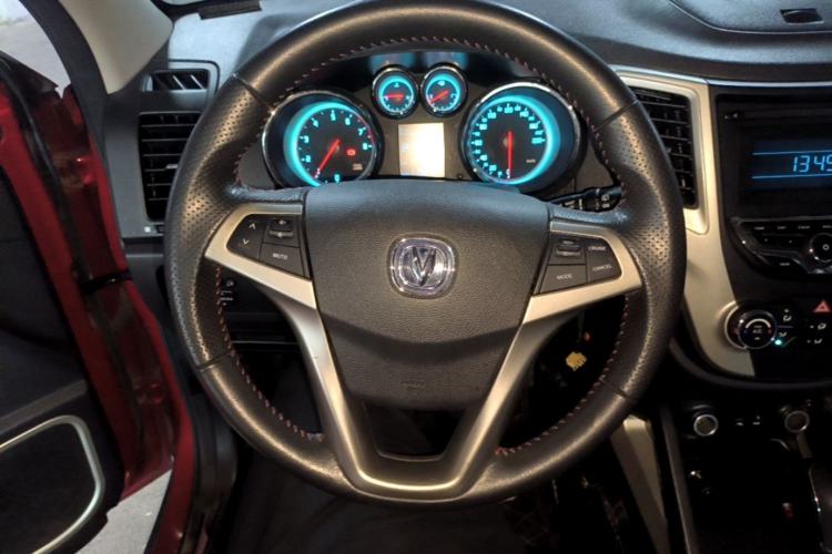 Used CHANGAN CS35 2014 1.6L Automatic Luxury Model China IV Standard Steering Wheel