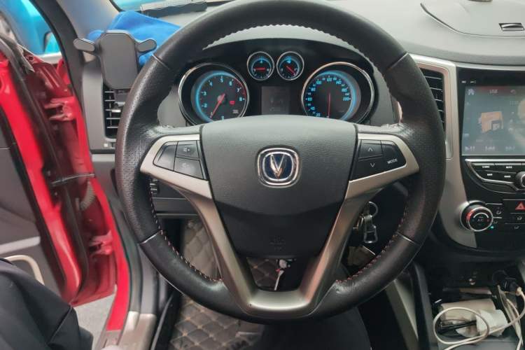 Used CHANGAN CS35 2014 1.6L Manual Luxury Model China V Standard Steering Wheel