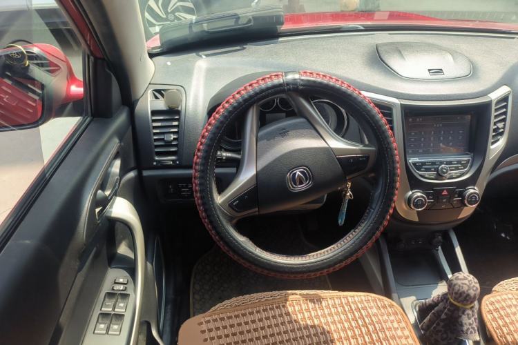 Used CHANGAN CS35 2014 1.6L Manual Luxury Navigation Model China IV Standard Steering Wheel