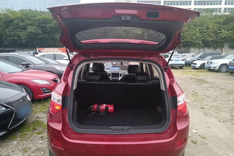 Used CHANGAN CS35 2014 1.6L Automatic Luxury Navigation Model China IV Standard Trunk