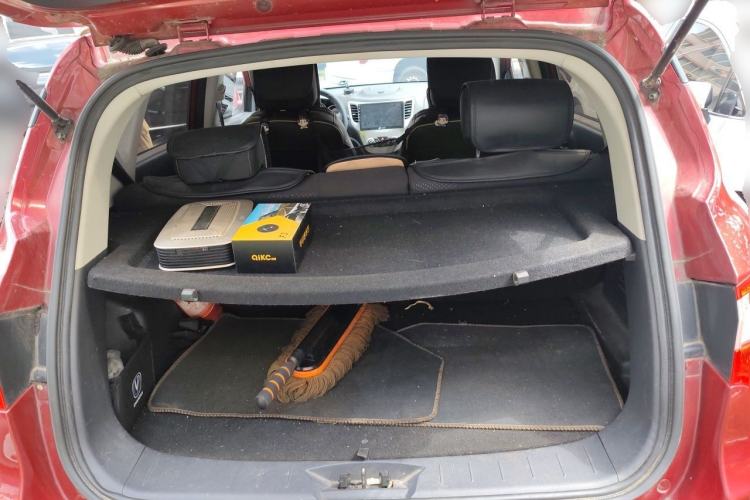 Used CHANGAN CS35 2014 1.6L Manual Comfort Version China IV Standard Trunk