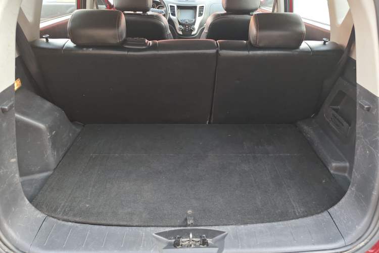 Used CHANGAN CS35 2014 1.6L Manual Luxury Model China IV Standard Trunk