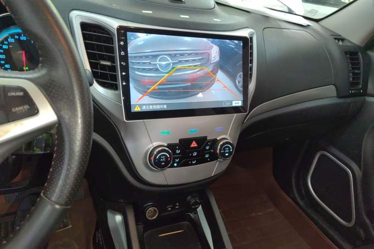 Used CHANGAN CS35 2014 1.6L Automatic Luxury Model China IV Standard Audio And AC Panel