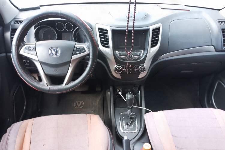 Used CHANGAN CS35 2014 1.6L Automatic Luxury Model China V Standard Center Console