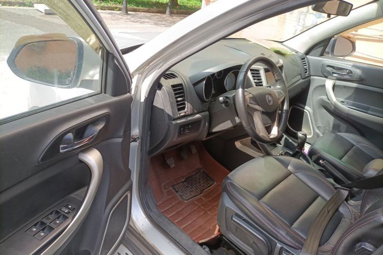 Used CHANGAN CS35 2014 1.6L Manual Luxury Model China IV Standard Driver Seat
