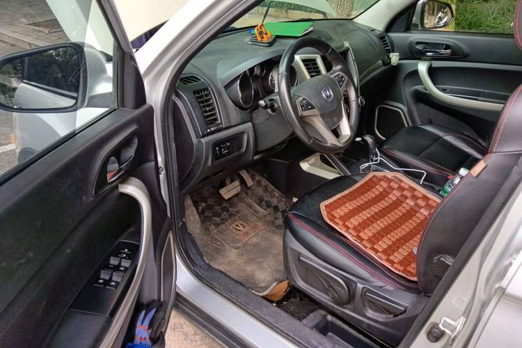 Used CHANGAN CS35 2014 1.6L Automatic Comfort Model China IV Standard Driver Seat