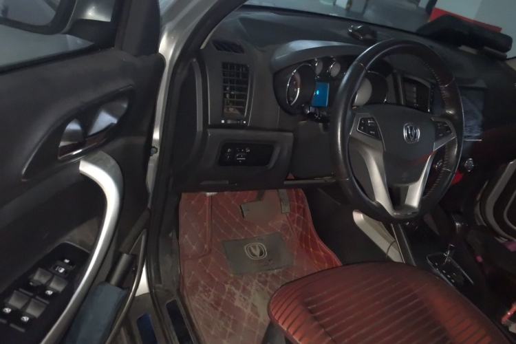 Used CHANGAN CS35 2014 1.6L Automatic Luxury Model China IV Standard Driver Seat