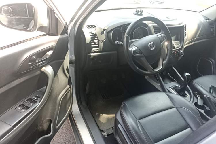 Used CHANGAN CS35 2014 1.6L Manual Luxury Model China IV Standard Driver Seat