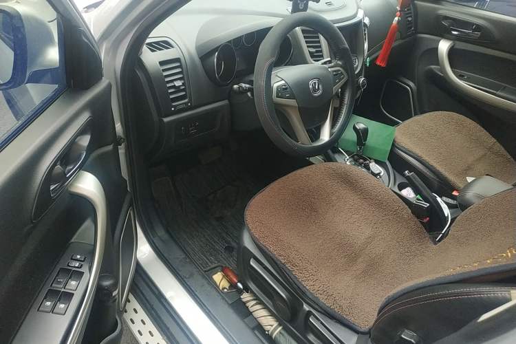 Used CHANGAN CS35 2014 1.6L Automatic Luxury Model China IV Standard Driver Seat