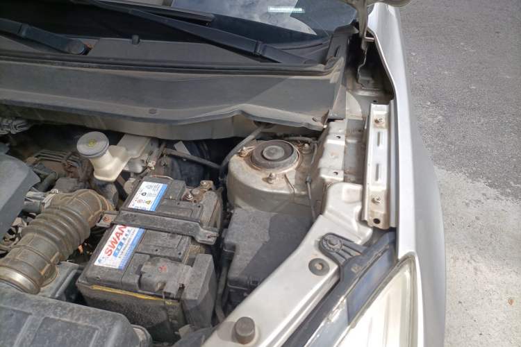 Used CHANGAN CS35 2014 1.6L Manual Luxury Model China IV Standard Engine Bay Left