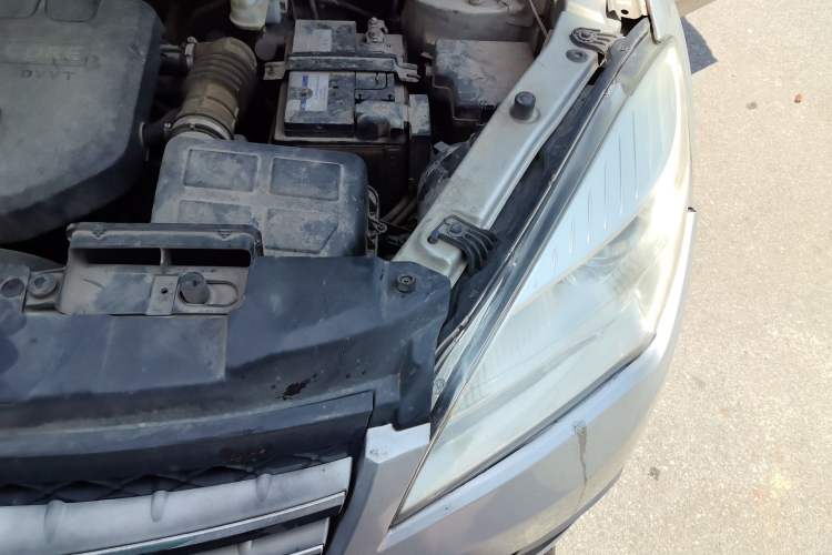 Used CHANGAN CS35 2014 1.6L Manual Luxury Model China IV Standard Engine Bay Left