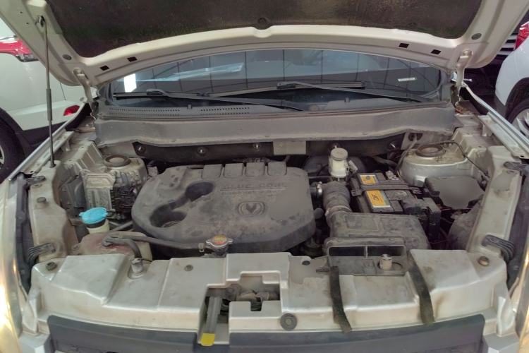 Used CHANGAN CS35 2014 1.6L Automatic Luxury Model China IV Standard Engine Bay