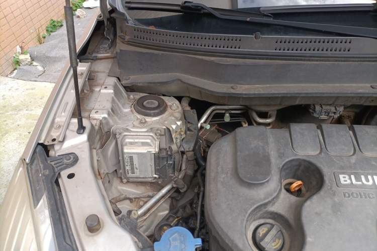 Used CHANGAN CS35 2014 1.6L Manual Luxury Model China IV Standard Engine Bay Right