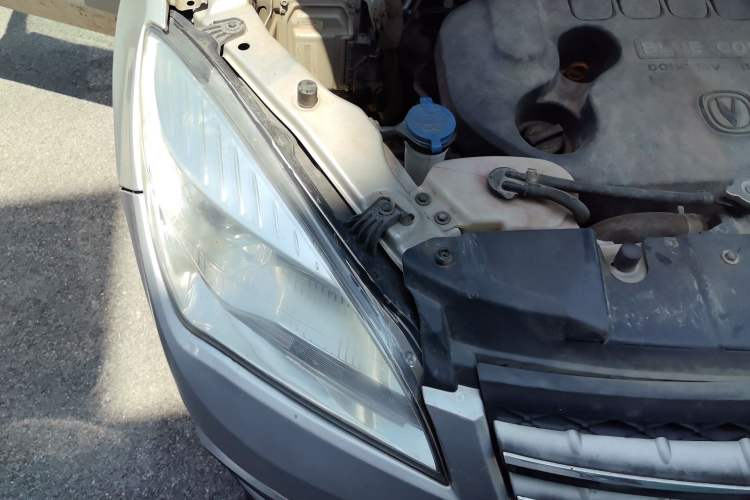 Used CHANGAN CS35 2014 1.6L Manual Luxury Model China IV Standard Engine Bay Right