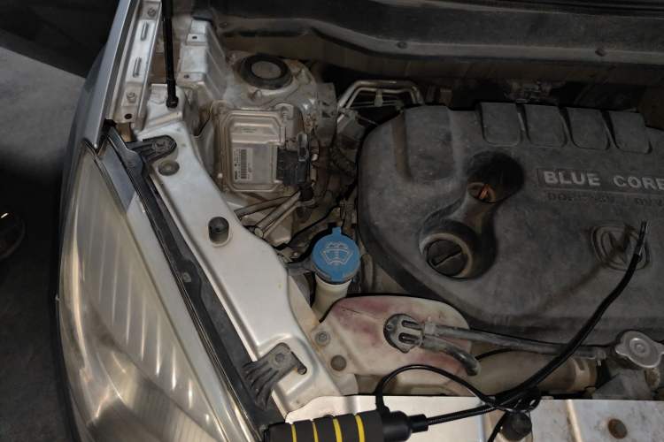 Used CHANGAN CS35 2014 1.6L Manual Luxury Model China IV Standard Engine Bay Right