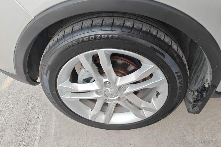 Used CHANGAN CS35 2014 1.6L Manual Luxury Model China IV Standard Exterior 2