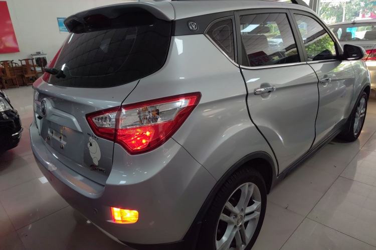 Used CHANGAN CS35 2014 1.6L Automatic Luxury Model China IV Standard Exterior 5