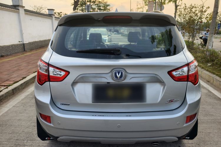 Used CHANGAN CS35 2014 1.6L Manual Luxury Model China IV Standard Exterior 6