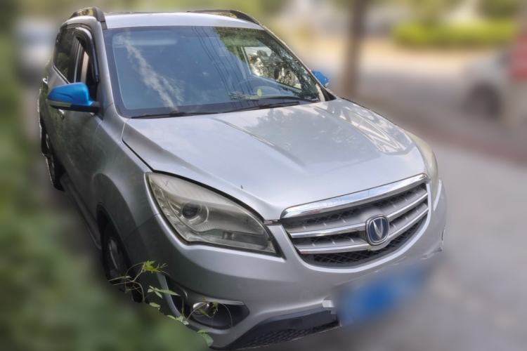 Used CHANGAN CS35 2014 1.6L Manual Luxury Navigation Model China IV Standard Front Right 45 Deg