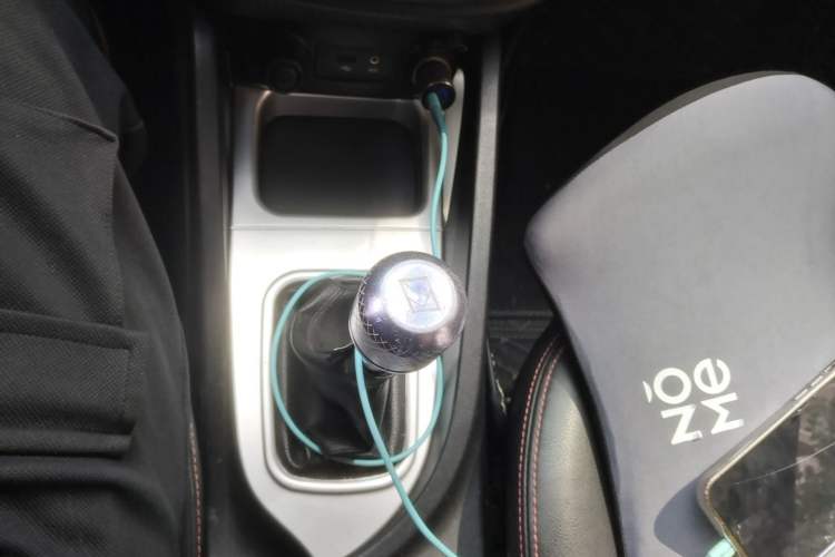 Used CHANGAN CS35 2014 1.6L Manual Luxury Navigation Model China IV Standard Gear Lever