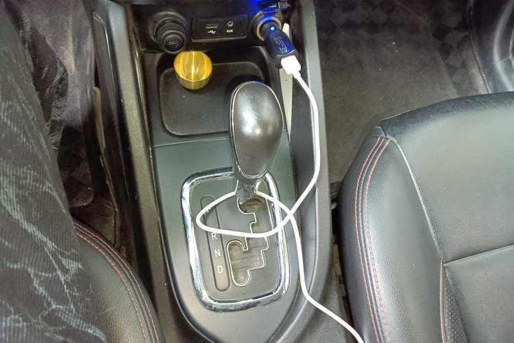 Used CHANGAN CS35 2014 1.6L Automatic Comfort Model China IV Standard Gear Lever