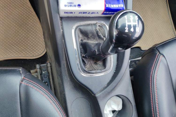 Used CHANGAN CS35 2014 1.6L Manual Luxury Model China V Standard Gear Lever