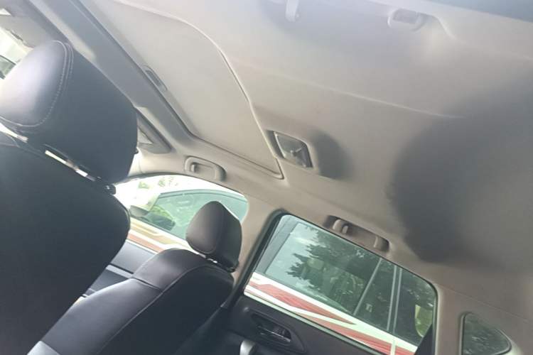 Used CHANGAN CS35 2014 1.6L Manual Luxury Model China IV Standard Headliner