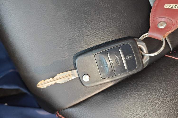Used CHANGAN CS35 2014 1.6L Manual Luxury Model China IV Standard Interior 1