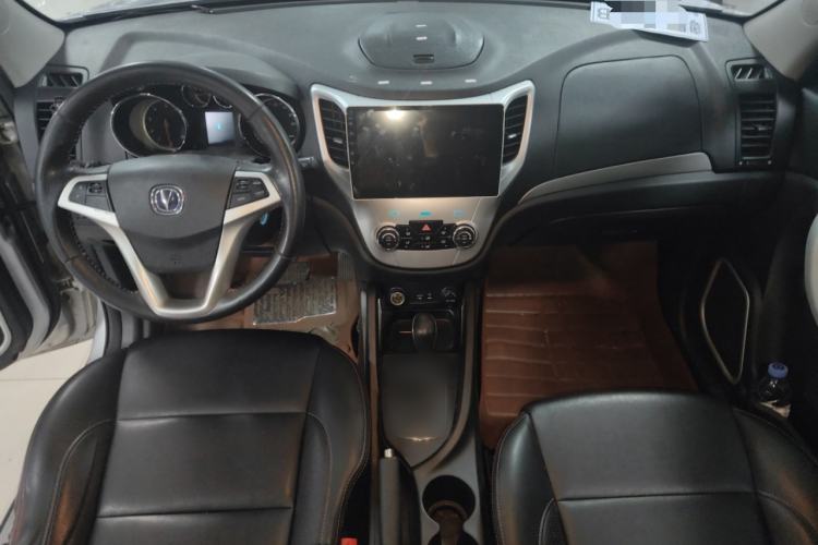 Used CHANGAN CS35 2014 1.6L Automatic Luxury Model China IV Standard Interior 1
