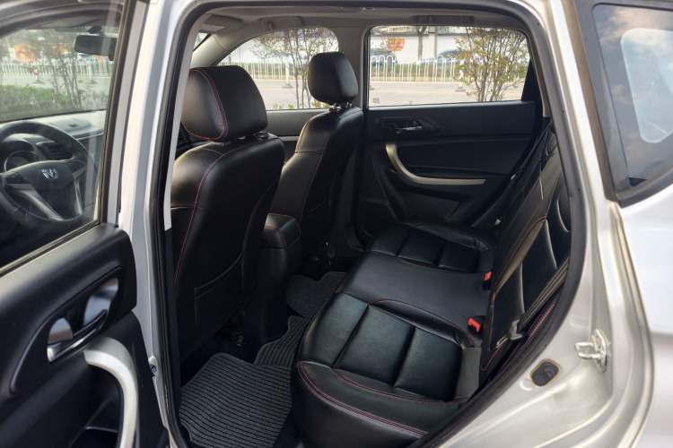 Used CHANGAN CS35 2014 1.6L Manual Luxury Model China IV Standard Interior 3