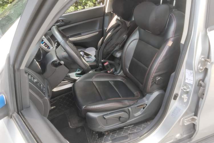 Used CHANGAN CS35 2014 1.6L Manual Luxury Navigation Model China IV Standard Left Front Seat