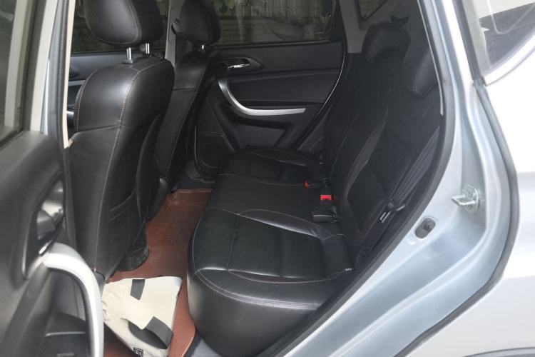 Used CHANGAN CS35 2014 1.6L Automatic Luxury Navigation Model China IV Standard Left Rear Seat