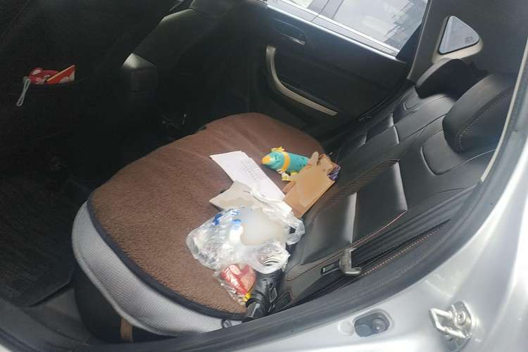 Used CHANGAN CS35 2014 1.6L Automatic Luxury Model China IV Standard Left Rear Seat
