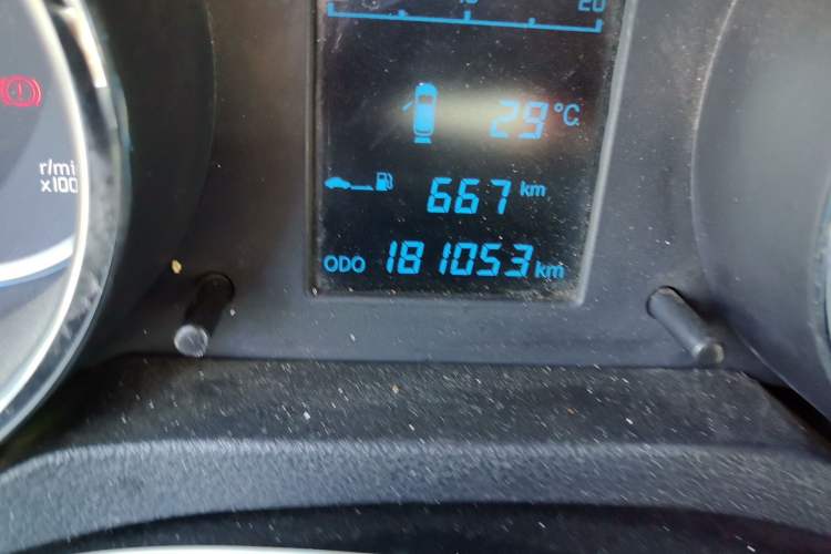 Used CHANGAN CS35 2014 1.6L Manual Luxury Model China IV Standard Odometer Close Up
