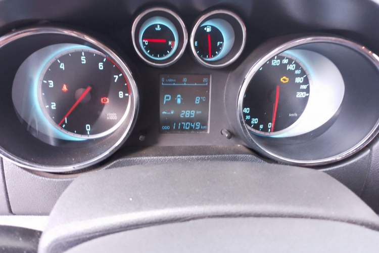 Used CHANGAN CS35 2014 1.6L Automatic Luxury Model China V Standard Odometer Close Up