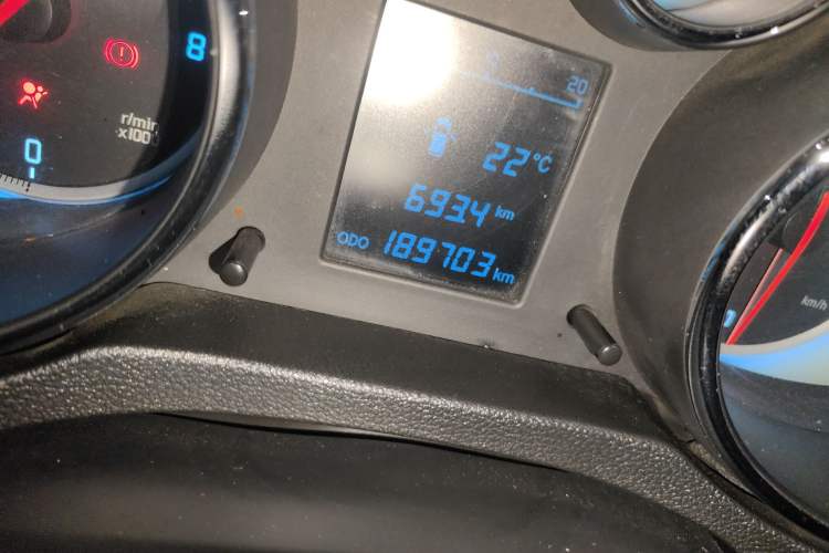 Used CHANGAN CS35 2014 1.6L Manual Luxury Model China IV Standard Odometer Close Up