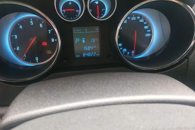 Used CHANGAN CS35 2014 1.6L Automatic Luxury Model China IV Standard Odometer Close Up