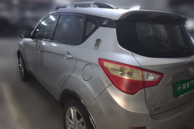 Used CHANGAN CS35 2014 1.6L Automatic Luxury Model China IV Standard Rear Left 45 Deg