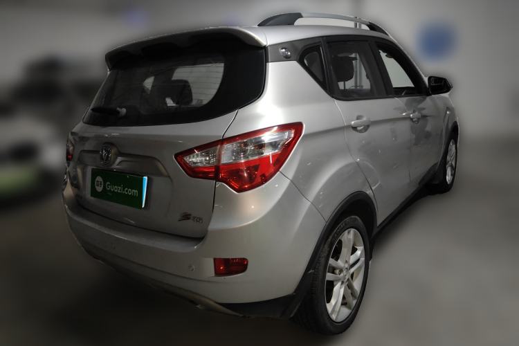 Used CHANGAN CS35 2014 1.6L Manual Luxury Model China IV Standard Rear Right 45 Deg