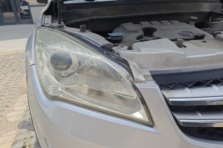 Used CHANGAN CS35 2014 1.6L Automatic Luxury Model China V Standard Right Front Headlight