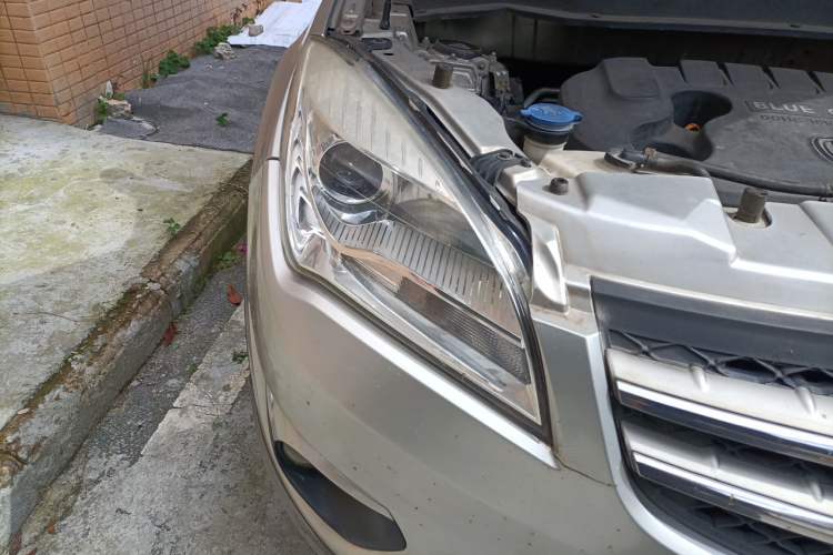 Used CHANGAN CS35 2014 1.6L Manual Luxury Model China IV Standard Right Front Headlight