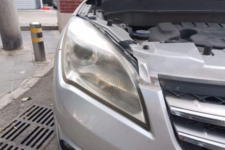 Used CHANGAN CS35 2014 1.6L Automatic Luxury Model China V Standard Right Front Headlight